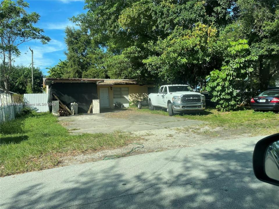2755 NE 207th St, Aventura, Florida 33180