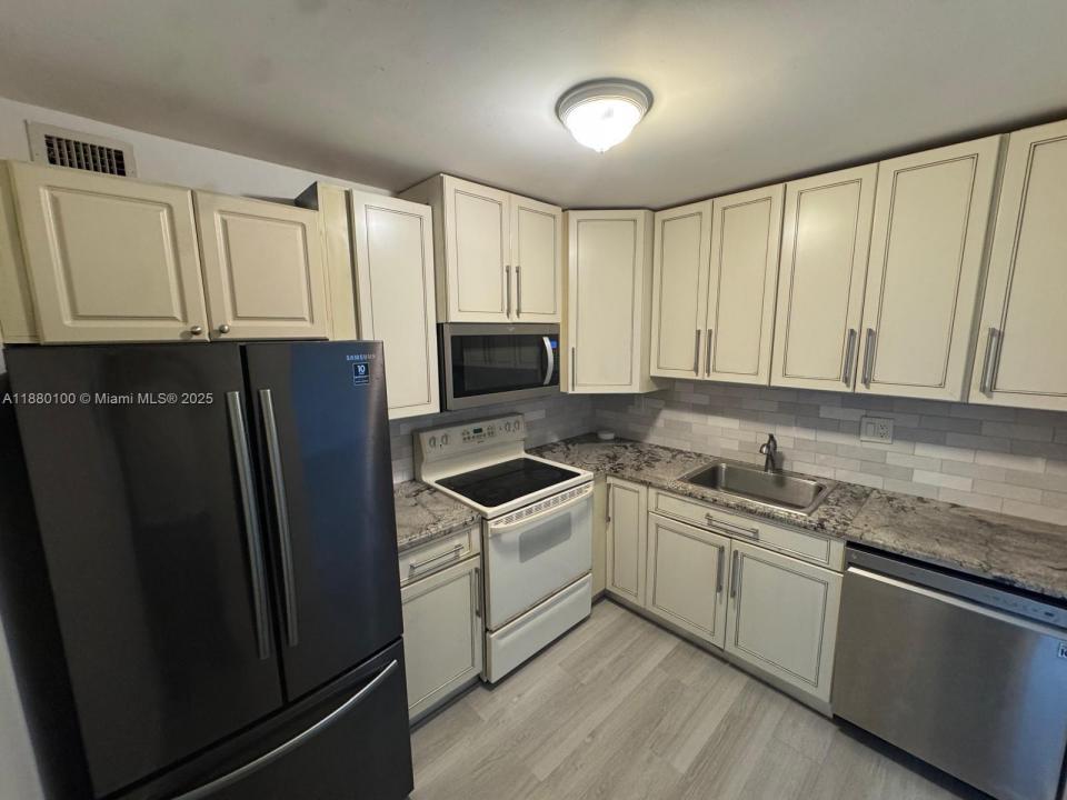 1830 SW 81st Ave 4305, North Lauderdale, Florida 33068