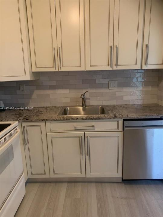 1830 SW 81st Ave 4305, North Lauderdale, Florida 33068