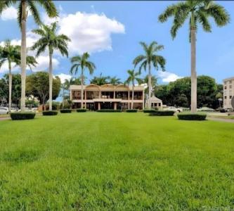 9320 Fontainebleau Blvd 513, Miami, Florida 33172, USA