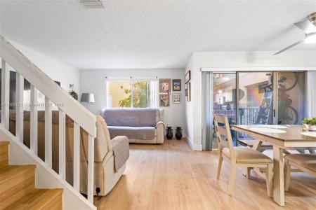 6235 Kendale Lakes Cir 247, Miami, Florida 33183, USA