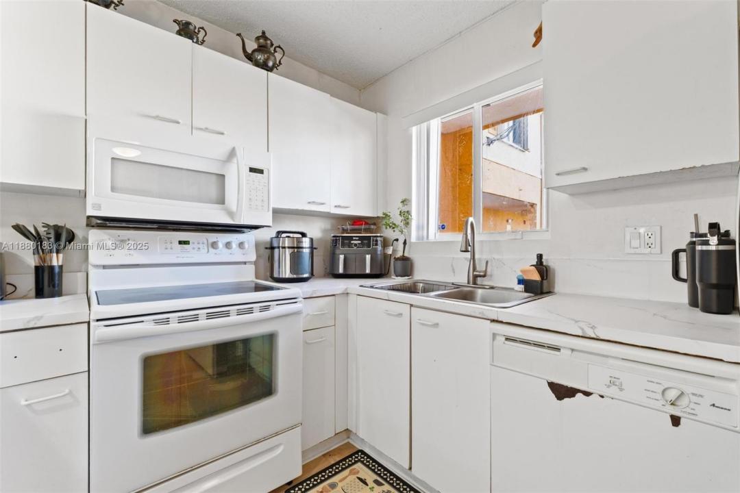 6235 Kendale Lakes Cir 247, Miami, Floride 33183, États-Unis