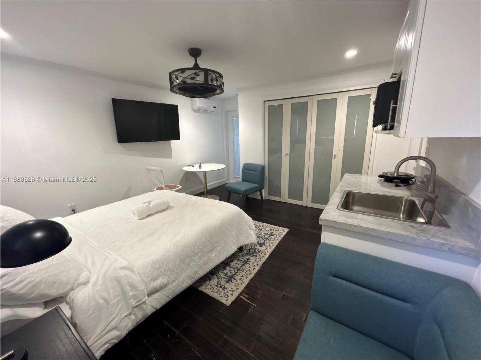 6395 SW 42nd Ter 2, South Miami, 佛罗里达州 33155, 美国