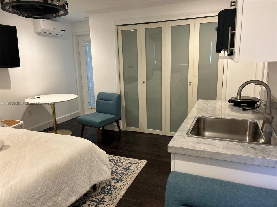 6395 SW 42nd Ter 2, South Miami, 佛罗里达州 33155, 美国