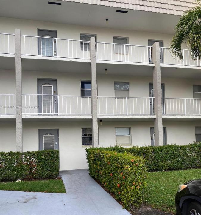 8460 Sunrise Lakes Blvd 208, Sunrise, פלורידה 33322, ארצות הברית של אמריקה