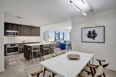68 SE 6th St 907, Miami, Florida 33131, USA