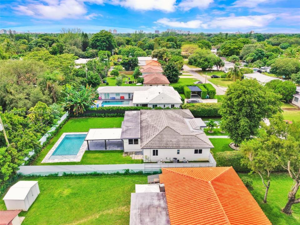 11011 NE 9th Ct, Biscayne Park, Florida 33161, Estados Unidos