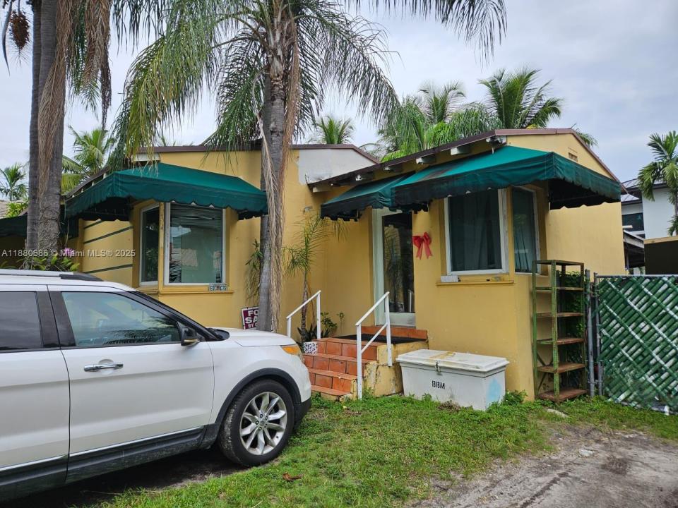 4021 SW 6th St, Miami, Floryda 33134, USA