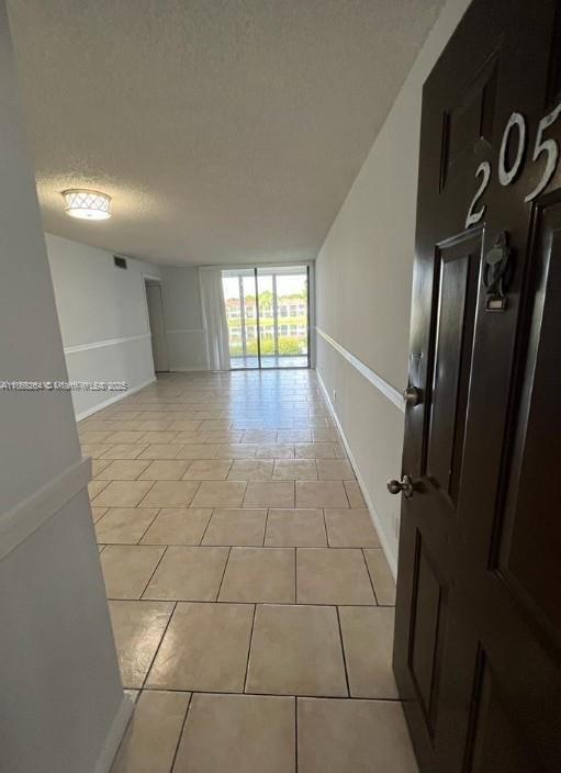 212 Lake Pointe Dr 205, Oakland Park, 佛罗里达州 33309, 美国