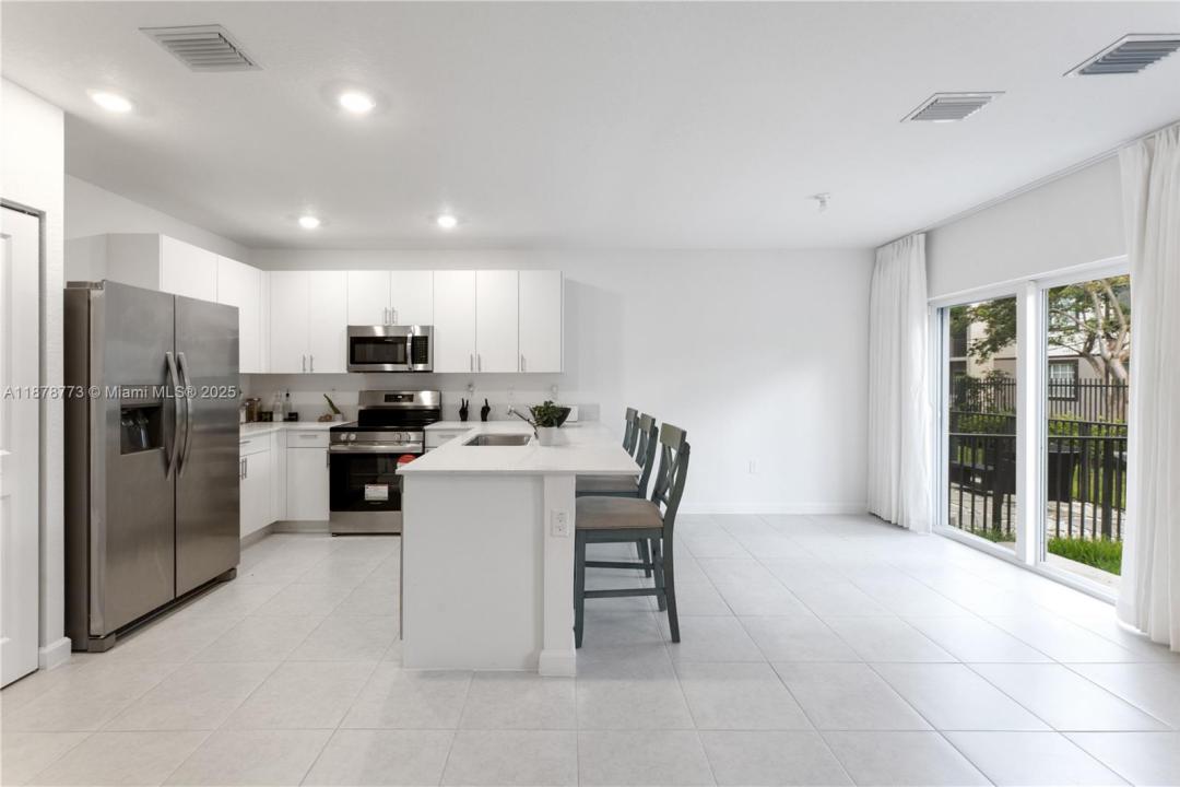 5025 SW 37th St, Pembroke Park, Florida 33023