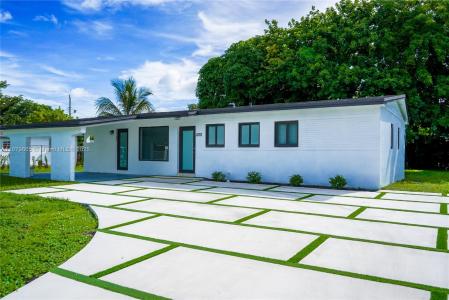 18711 NW 32nd Ct, Miami Gardens, Florida 33056, USA