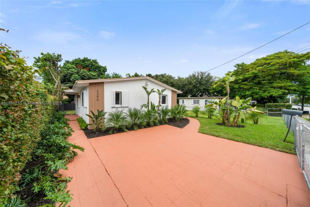 2350 NW 56th St, Miami, 佛罗里达州 33142, 美国