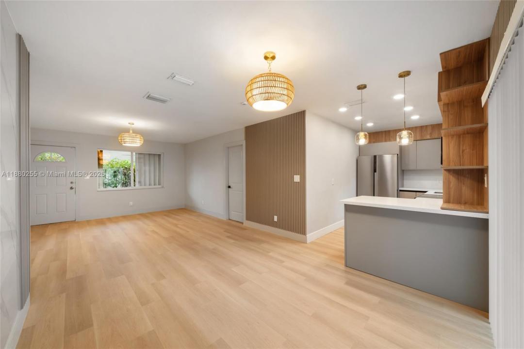 2350 NW 56th St, Miami, 佛罗里达州 33142, 美国