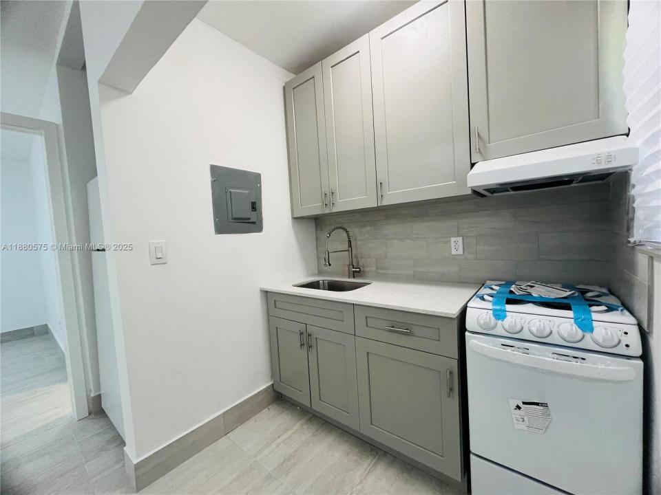 13390 NE 6th Ave 3, North Miami, Flórida 33161, Estados Unidos