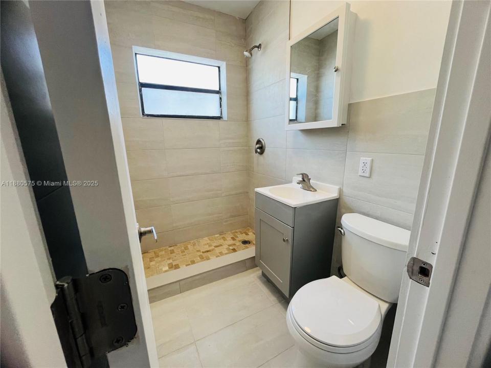 13390 NE 6th Ave 3, North Miami, Flórida 33161, Estados Unidos