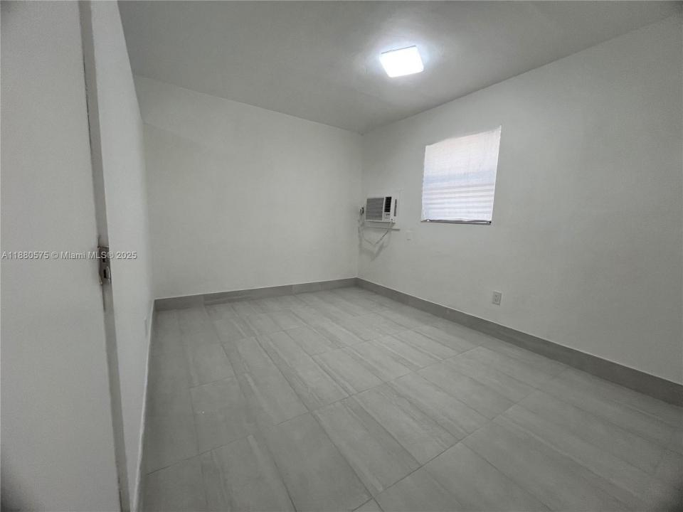13390 NE 6th Ave 3, North Miami, Flórida 33161, Estados Unidos