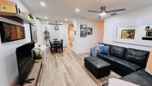 281 Lafayette Dr, Miami Springs, Florida 33166, USA