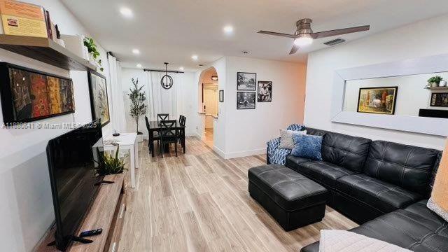 281 Lafayette Dr, Miami Springs, פלורידה 33166, ארצות הברית של אמריקה 