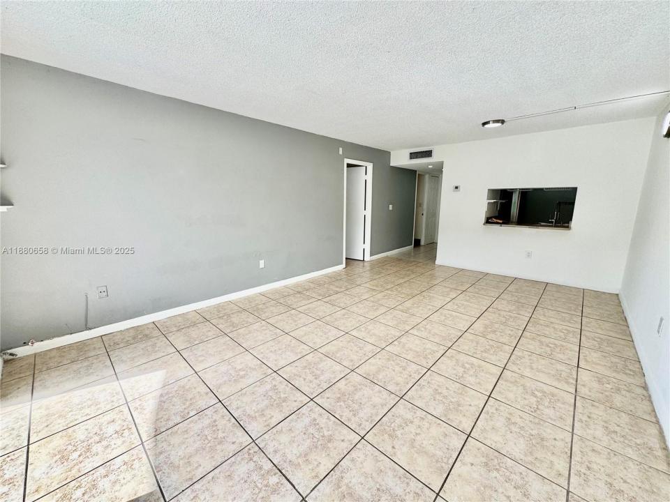 9360 Fontainebleau Blvd 413, Miami, Florida 33172, HOA KỲ