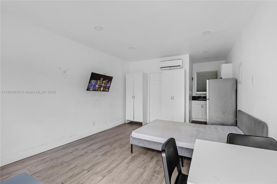 110 NW 9th Ave 3, Miami, Florida 33128, Stati Uniti