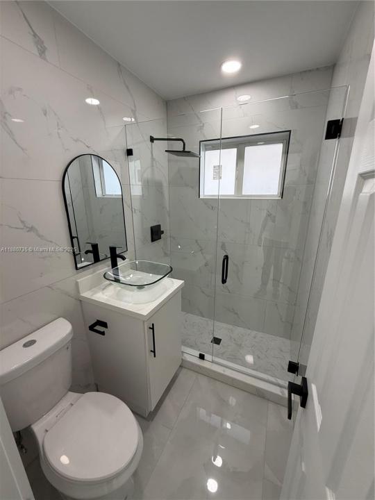 841 W 50th St 2, Hialeah, Flórida 33012, Estados Unidos