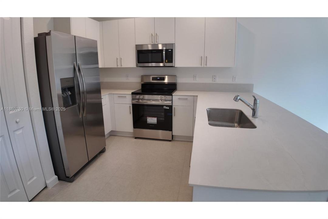 20675 NE 7th Pl, Miami, Florida 33179