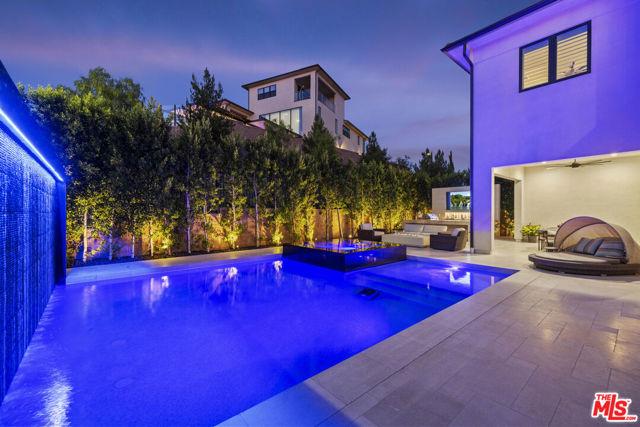 W Liverpool Way, Porter Ranch, California 91326, Estados Unidos