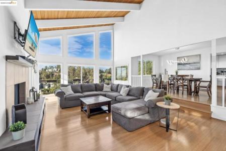 Villanova Dr, Oakland, Kaliforniya 94611, Amerika Birleşik Devletleri