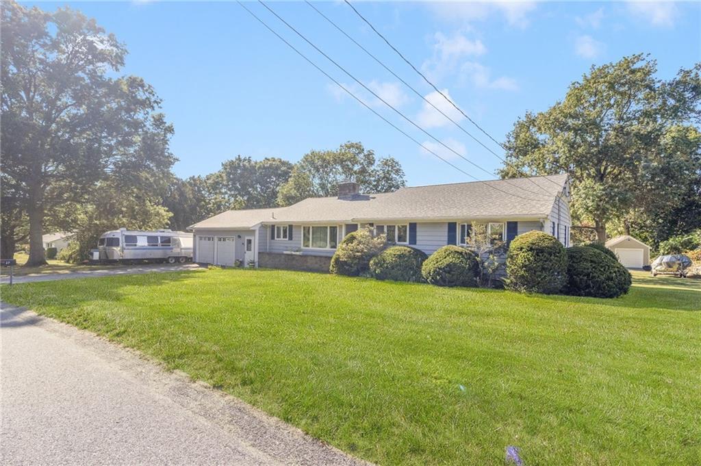 27 Westwood Drive, Portsmouth, Rhode Island 02871, USA