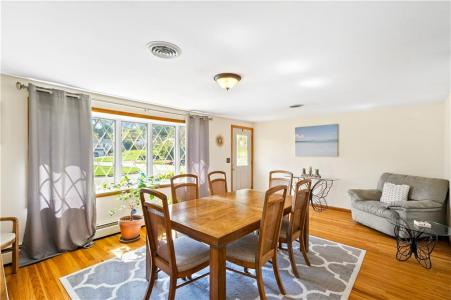 1 Mulberry Lane, Lincoln, Rhode Island 02865, USA