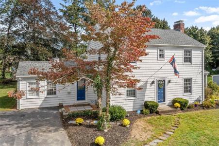 15 Stanhope Drive, Barrington, RI 02806, USA