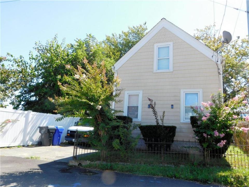 176 Archambault Avenue, West Warwick, Rhode Island 02893, HOA KỲ