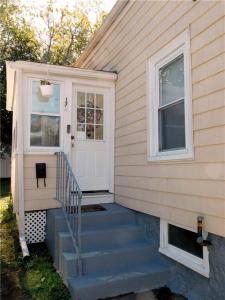 176 Archambault Avenue, West Warwick, Rhode Island 02893, HOA KỲ