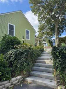 60 Beth Road, Tiverton, Rhode Island 02878, USA