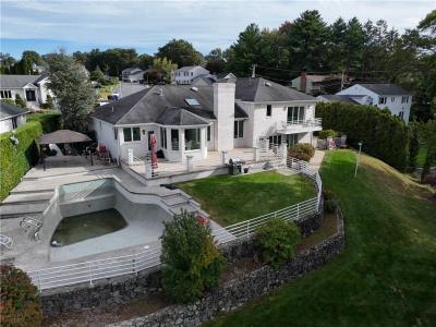 28 RIVERVIEW Drive, North Providence, Rhode Island 02904, USA