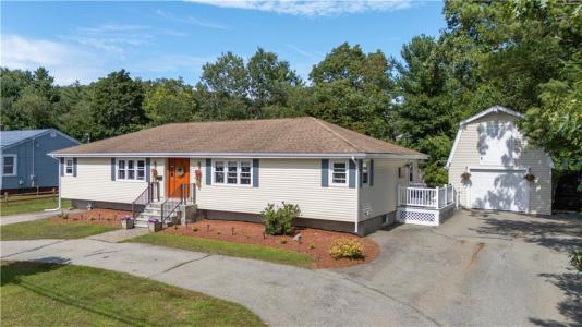 64 Millbury Avenue, Millbury, Massachusetts 01527, USA