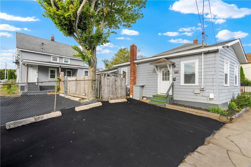 53 Ottawa Street, West Warwick, רוד איילנד 02893, ארצות הברית של אמריקה 