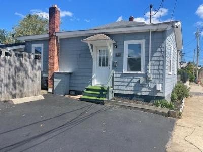 53 Ottawa Street, West Warwick, רוד איילנד 02893, ארצות הברית של אמריקה 