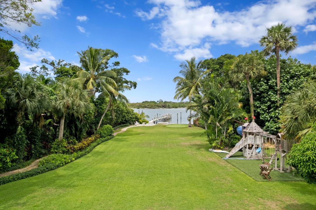 202 Gomez Road, Hobe Sound, Florida 33455