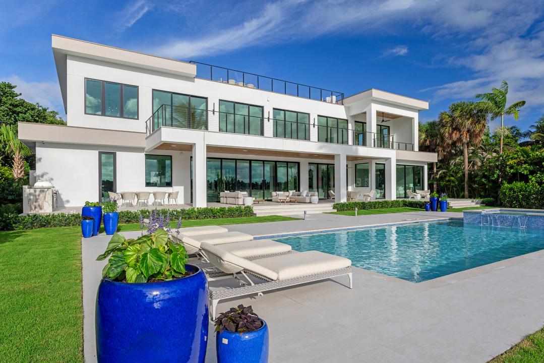 1422 SE Atlantic Drive, Lantana, Florida 33462, USA