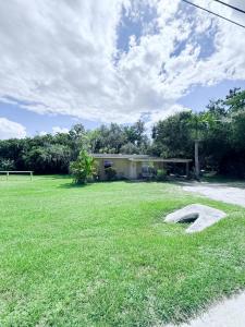 1307 W Midway Road, Fort Pierce, Florida 34982