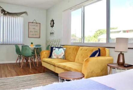 316 Walnut St 2, Hollywood, Florida 33019, USA