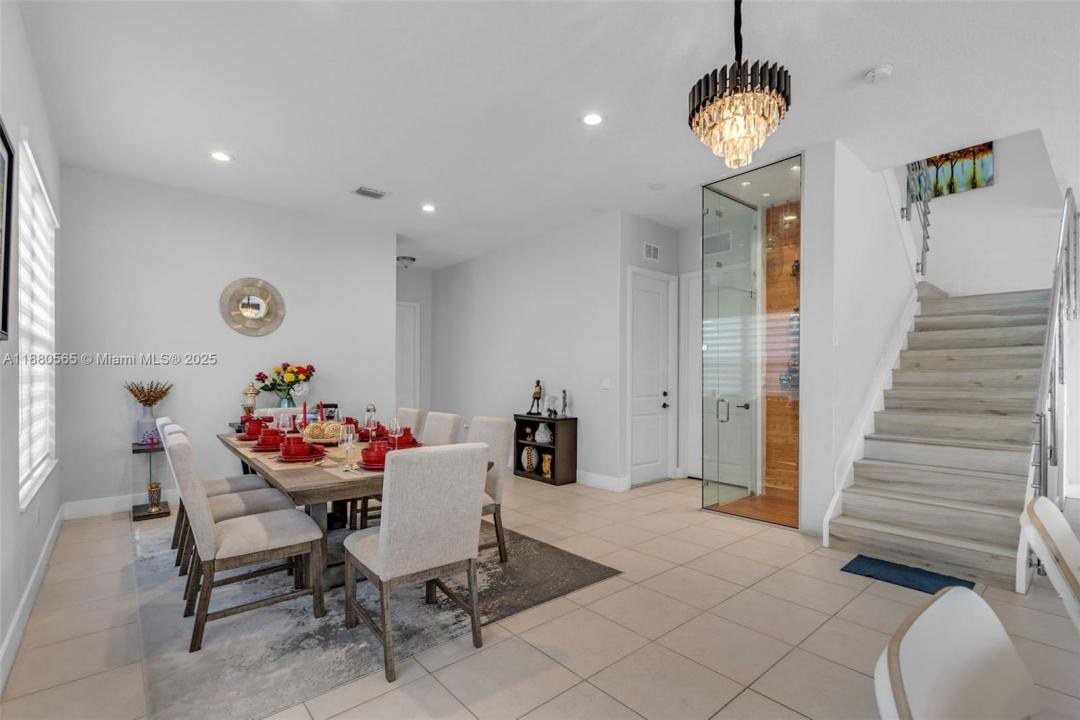 3332 W 95th Ter 3332, Hialeah, Florida 33018
