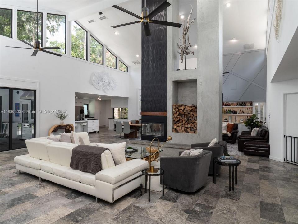 2261 NW 24th Ave, Gainesville, フロリダ 32605, アメリカ合衆国