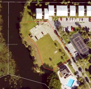 28 Nw Dr, Coral Springs, Florida 33065, USA