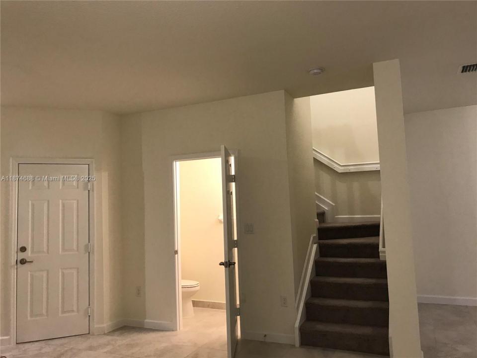 10390 W 33rd Ln, Hialeah, Florida 33018, Stati Uniti