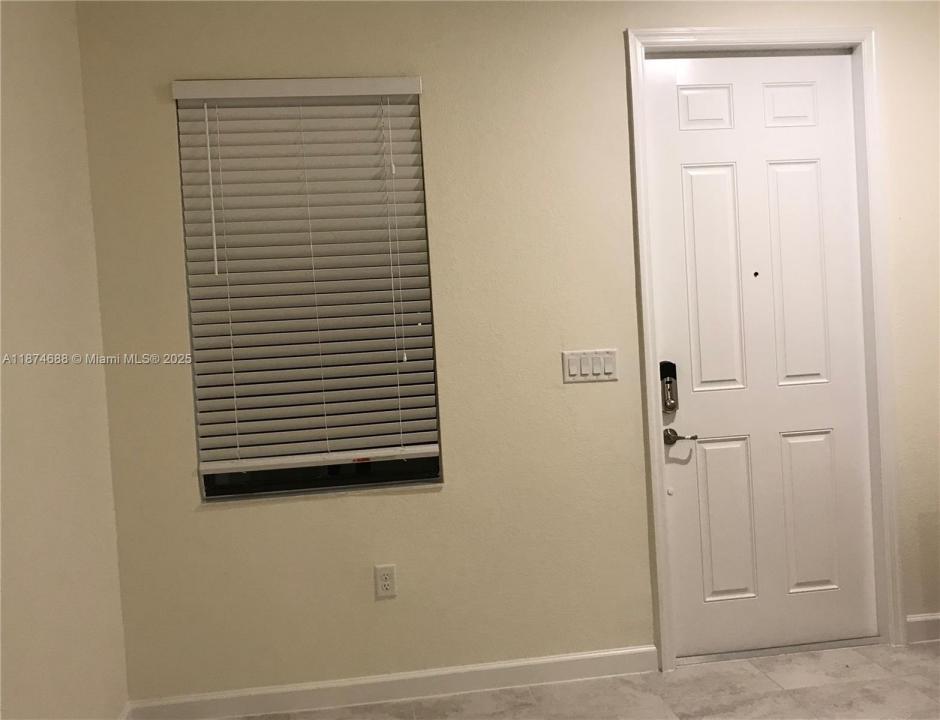 10390 W 33rd Ln, Hialeah, Florida 33018, Stati Uniti