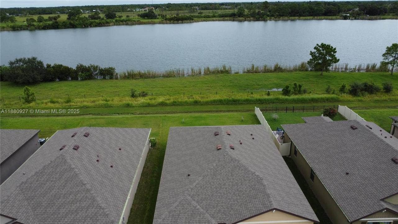 2073 Farmhouse RD SE, Palm Bay, 佛罗里达州 32909, 美国