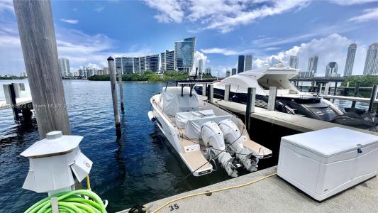 4041 ISLAND ESTATE, Aventura, Floride 33160, États-Unis