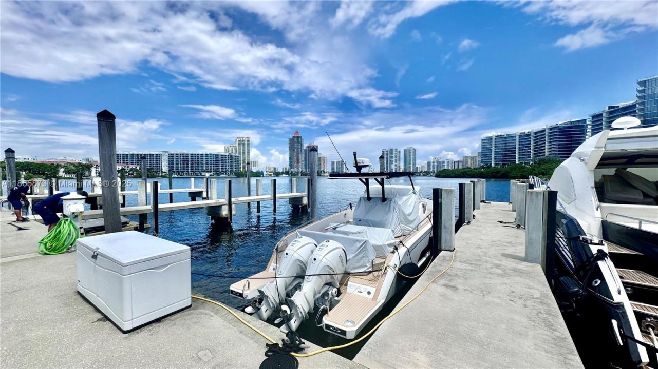 4041 ISLAND ESTATE, Aventura, Floride 33160, États-Unis